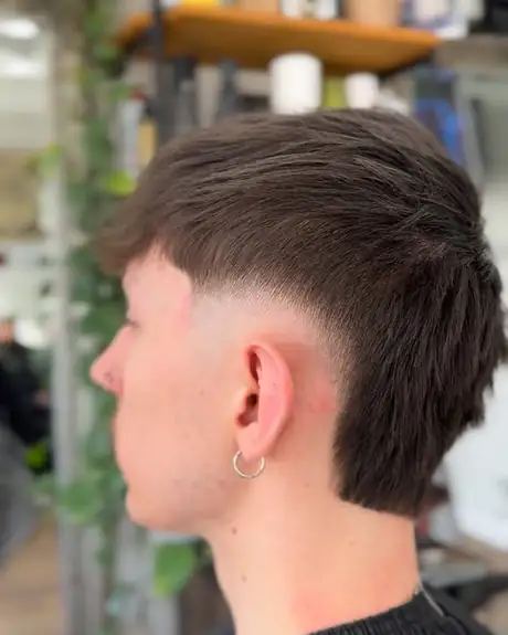 Textured crop with a mid skin fade